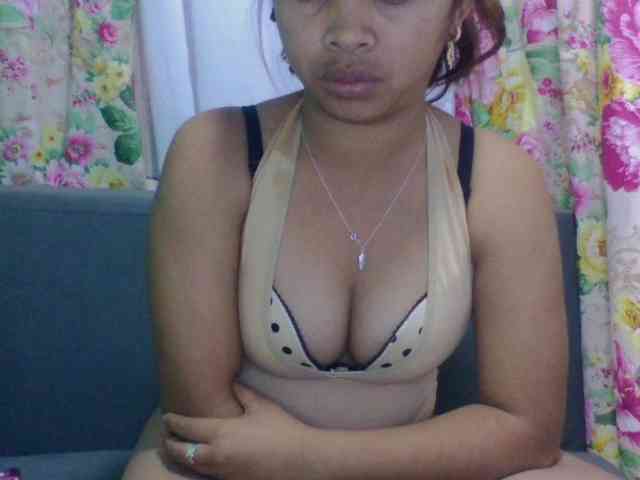 Naomi06 webcam