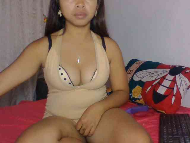 Naomi06 webcam