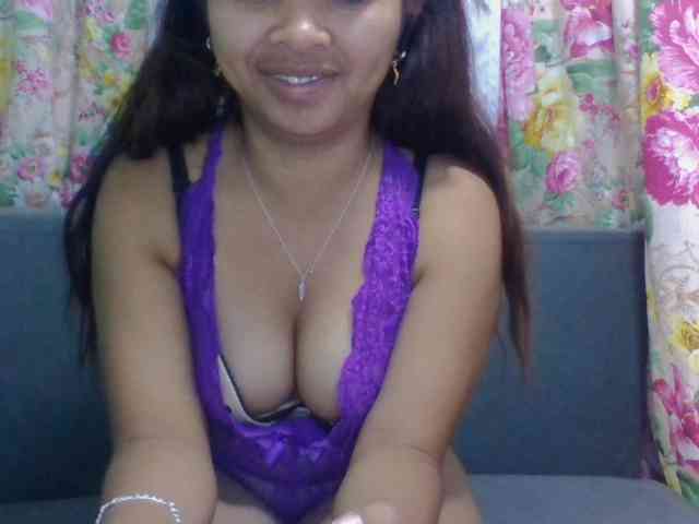 Naomi06 webcam