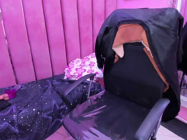 DulceeCherry live cam on BongaCams