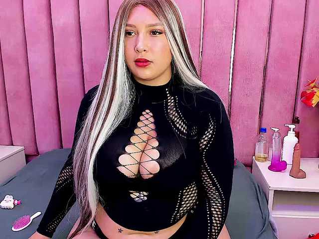 DulceeCherry's BongaCams show and profile