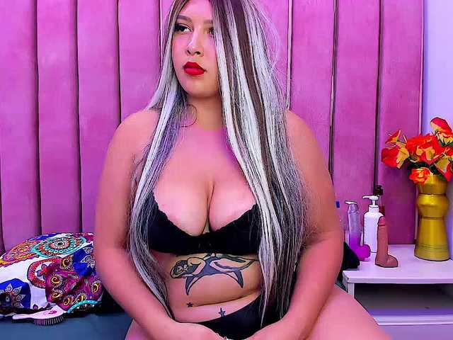 DulceeCherry's BongaCams show and profile