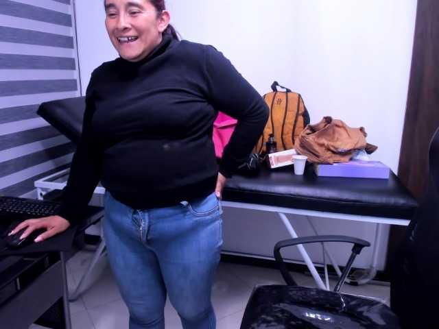 LeilaSmith live cam on BongaCams