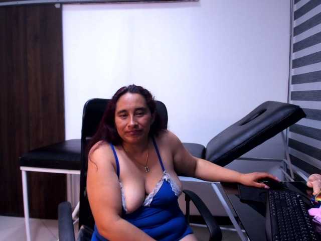 LeilaSmith live cam on BongaCams