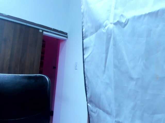 LeilaSmith live cam on BongaCams