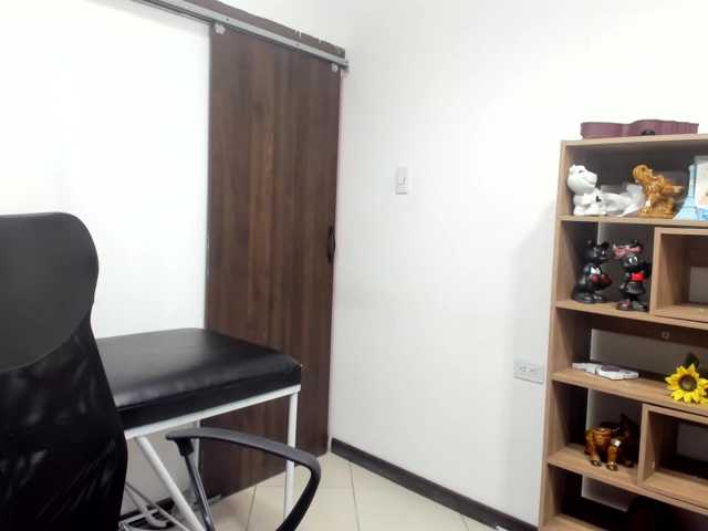LeilaSmith live cam on BongaCams