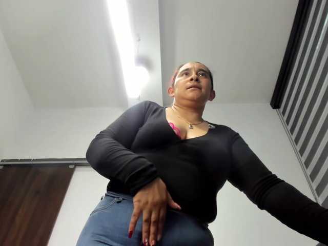 LeilaSmith live cam on BongaCams
