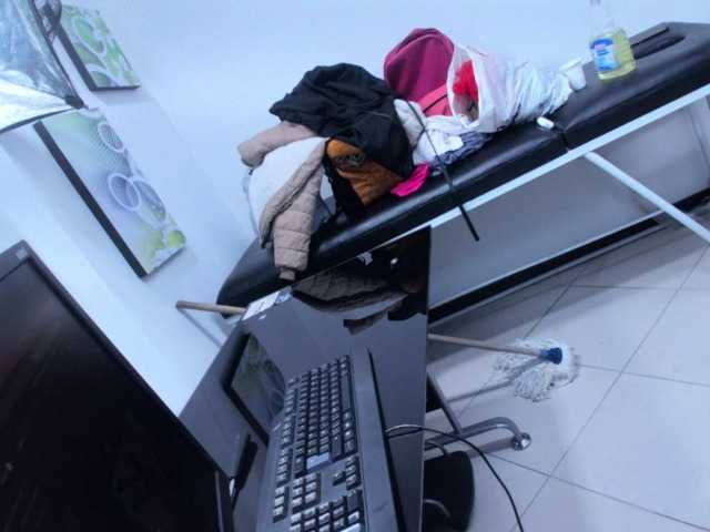 LeilaSmith Live Cam and Statistics on UnifiedCams