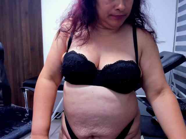 LeilaSmith webcam