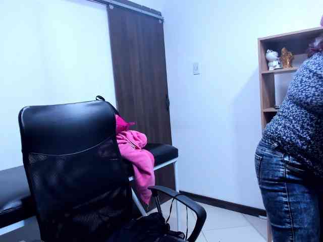 LeilaSmith webcam