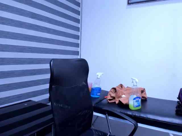 LeilaSmith webcam
