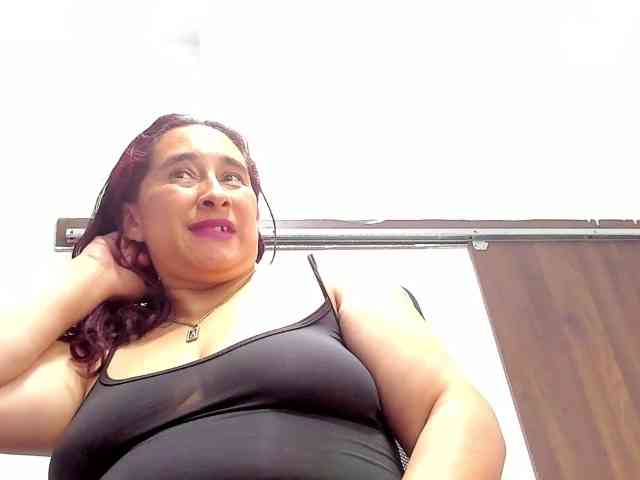 LeilaSmith LeilaSmith