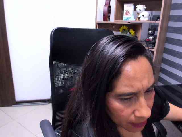 LeilaSmith LeilaSmith