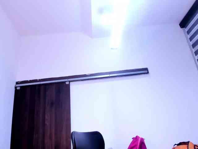 LeilaSmith webcam