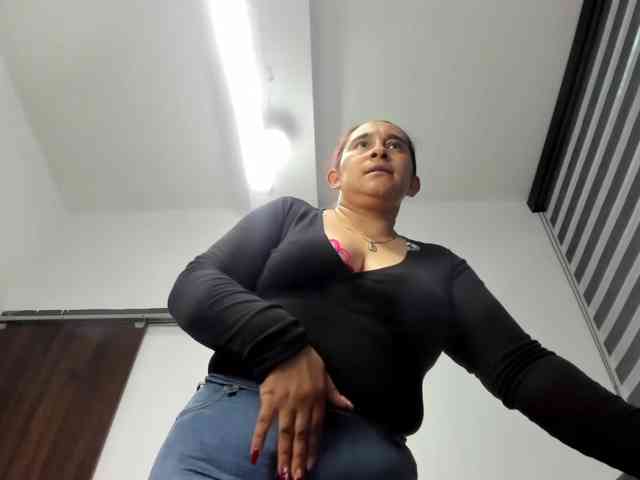LeilaSmith webcam
