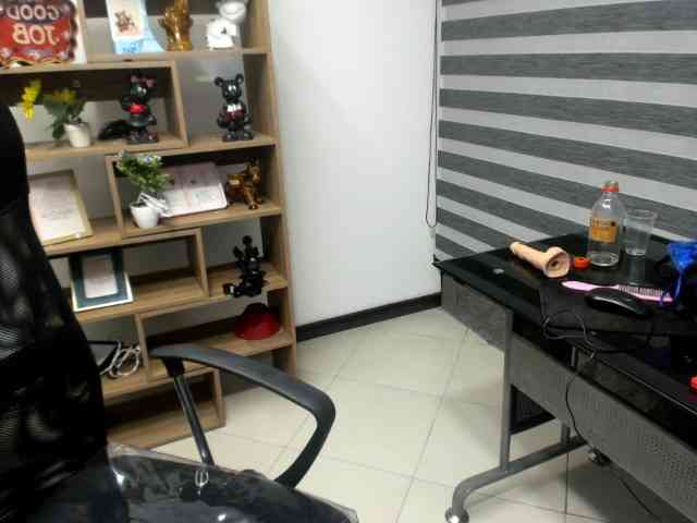 LeilaSmith webcam