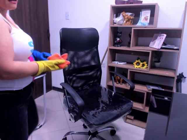 LeilaSmith webcam