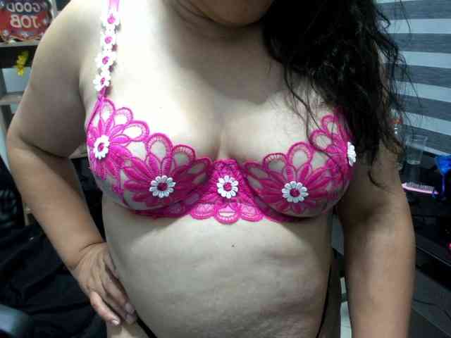LeilaSmith webcam