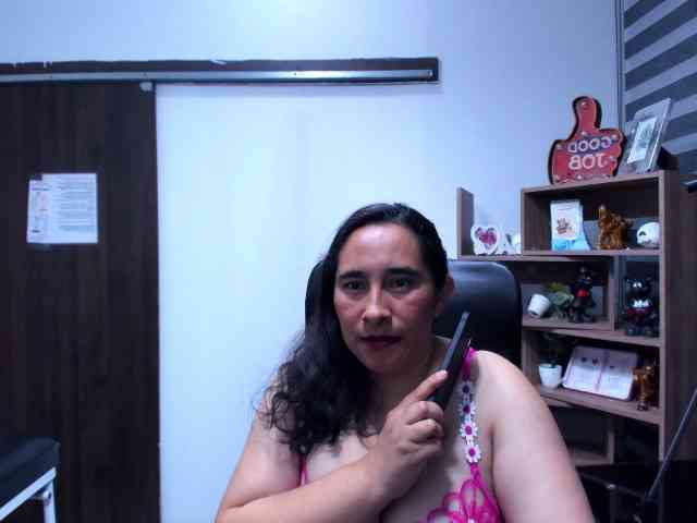 LeilaSmith webcam