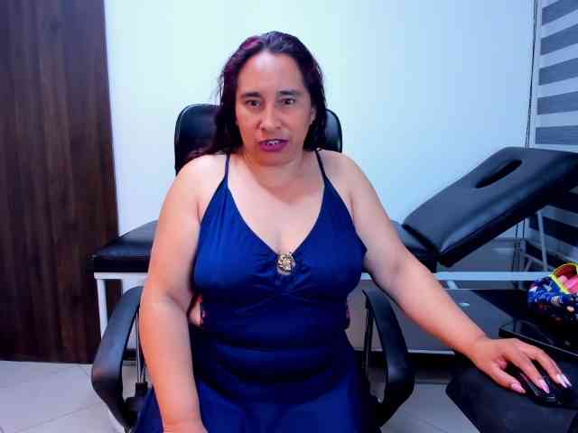LeilaSmith LeilaSmith