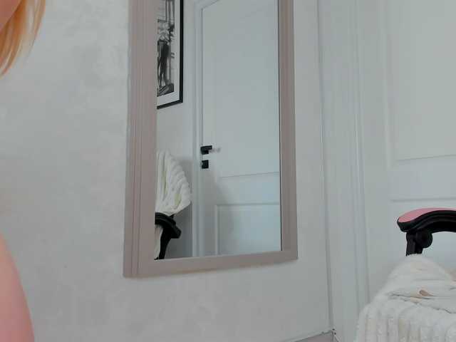 Sundy-Rose live cam on BongaCams
