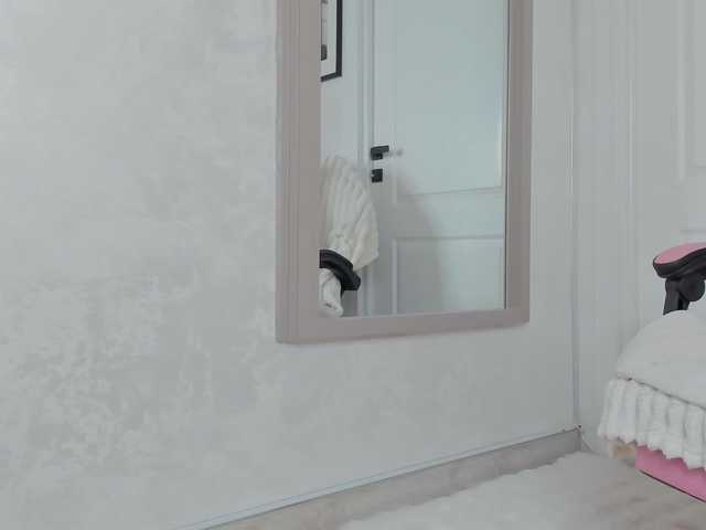 Sundy-Rose live cam on BongaCams