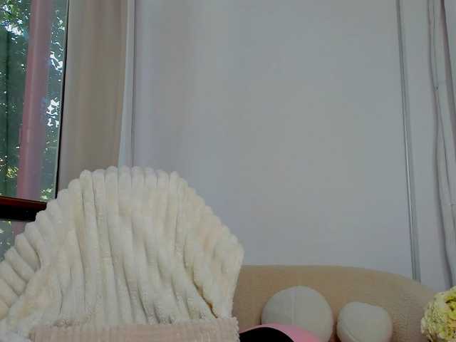 Sundy-Rose live cam on BongaCams