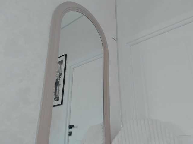 Sundy-Rose live cam on BongaCams