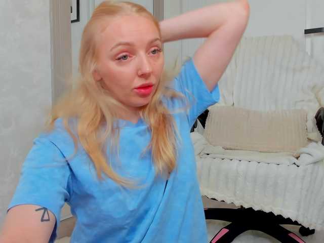Sundy-Rose live cam on BongaCams