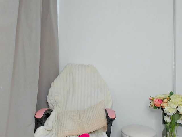 Sundy-Rose live cam on BongaCams