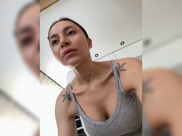 LunaDesire's BongaCams show and profile