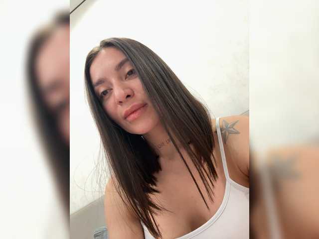 LunaDesire's BongaCams show and profile