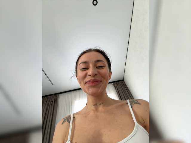 LunaDesire's BongaCams show and profile