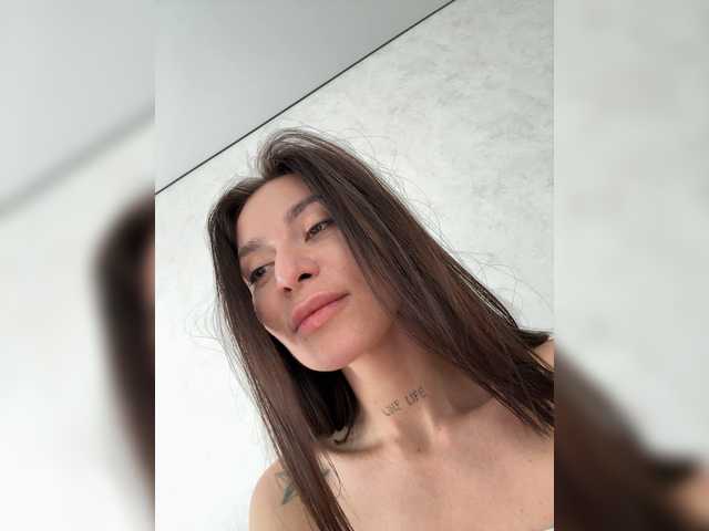 LunaDesire's BongaCams show and profile