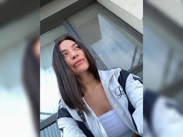 LunaDesire's BongaCams show and profile