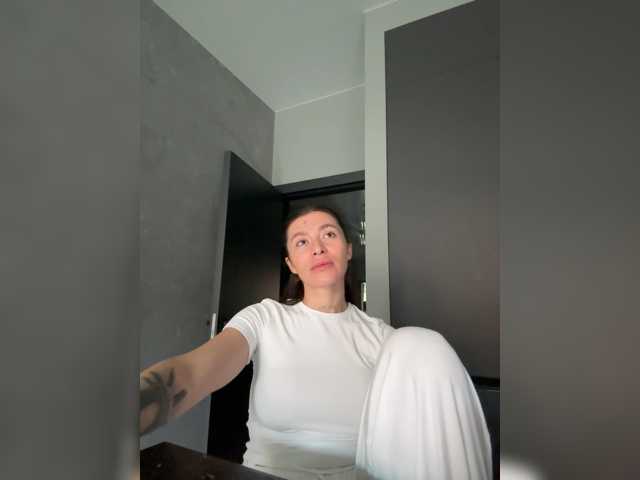 LunaDesire, live now on BongaCams
