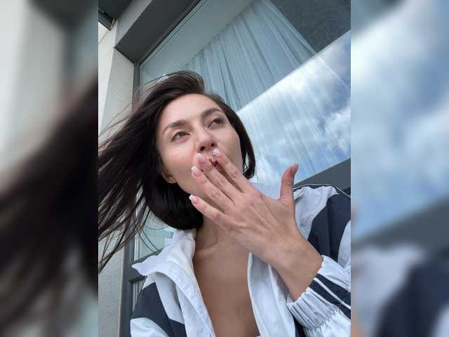 LunaDesire's BongaCams show and profile