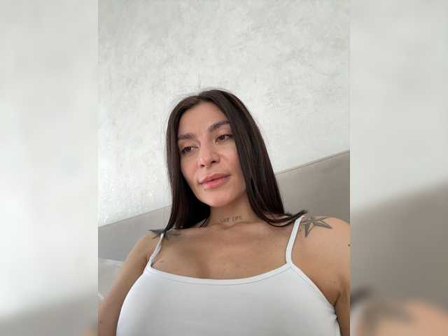 LunaDesire's BongaCams show and profile