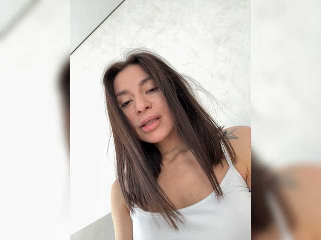 LunaDesire's BongaCams show and profile