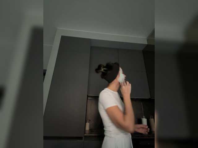 LunaDesire, live now on BongaCams