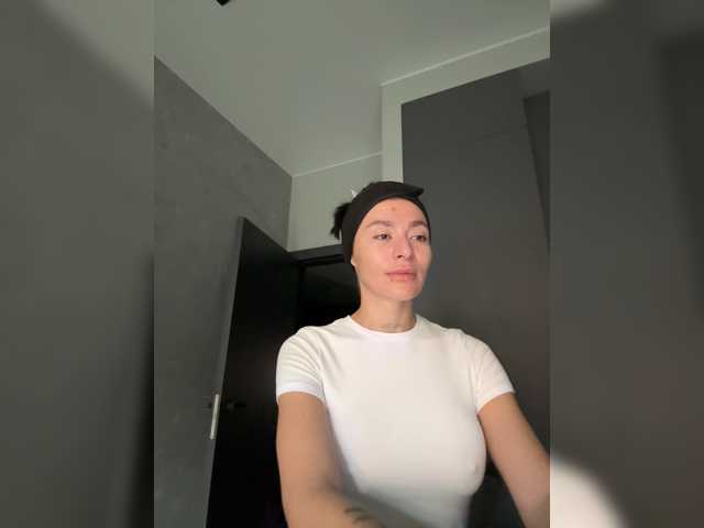 LunaDesire, en directo ahora en BongaCams