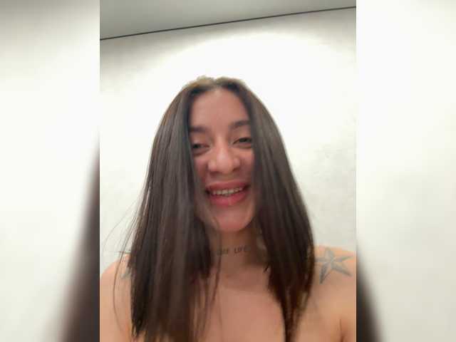 LunaDesire's BongaCams show and profile