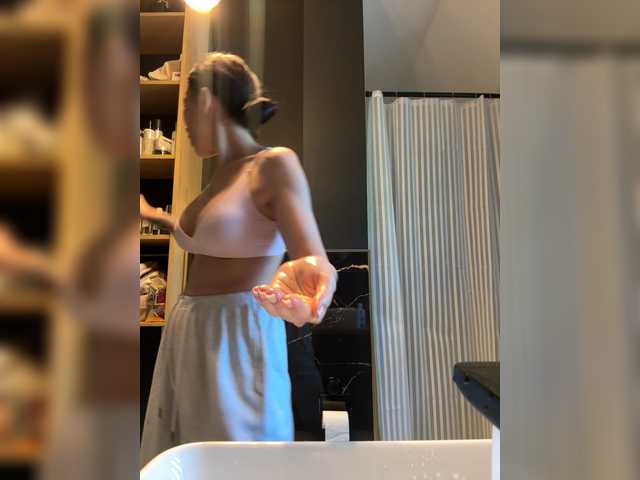 LunaDesire Live Cam on BongaCams