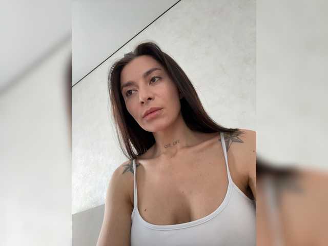 LunaDesire's BongaCams show and profile