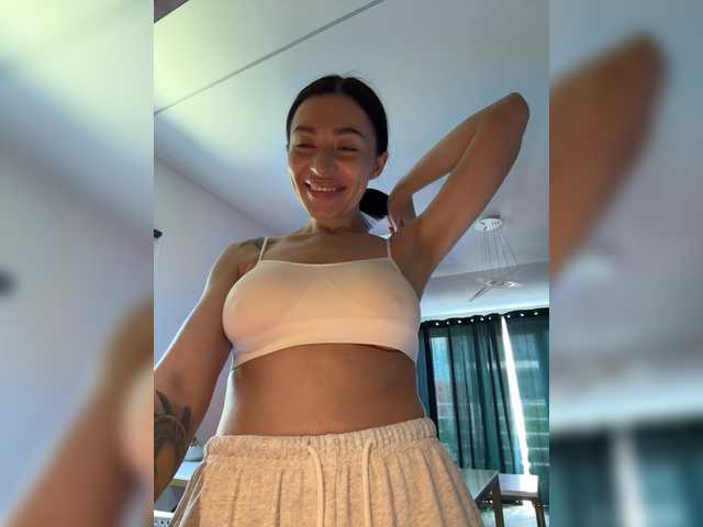LunaDesire live cam on BongaCams