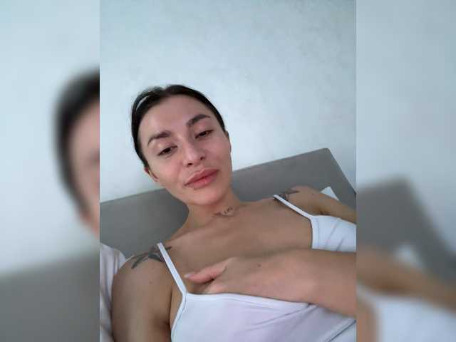 LunaDesire's BongaCams show and profile