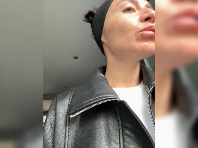 LunaDesire live cam on BongaCams