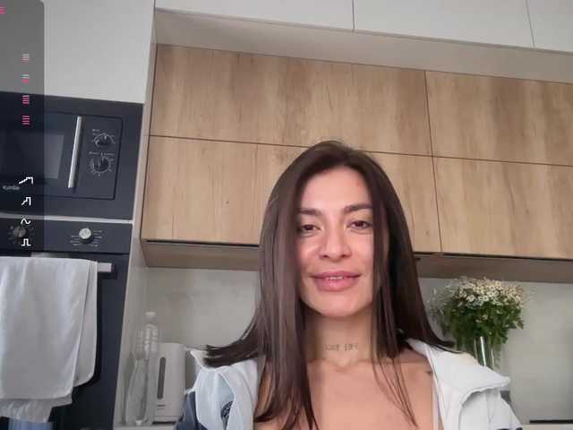 LunaDesire's BongaCams show and profile