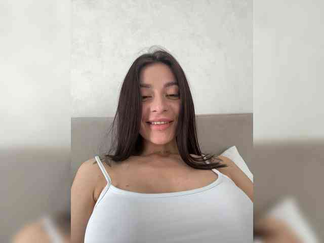 Model: LunaDesire