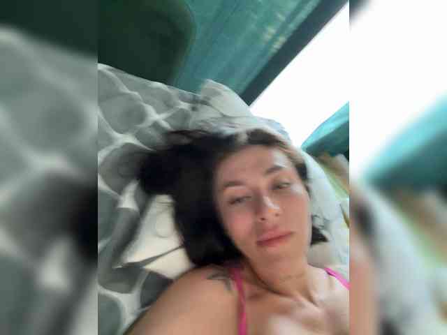 LunaDesire Live Webcam on BongaCams